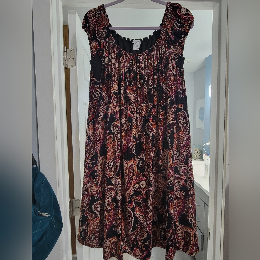 Elegant Black and Pink Patterned Dress
